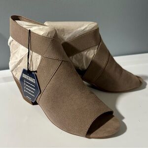 Sonoma ortholite beige slides with strap size 8